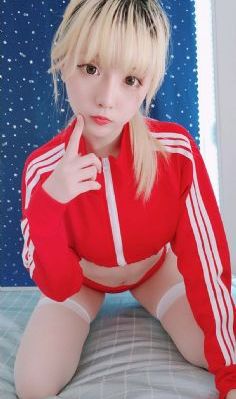 男生跟女生热吻在床上_BD韩语高清在线