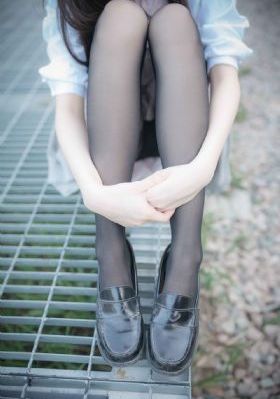 国产一区二区制服干b女_有字幕完整版
