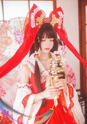 欧美时尚大牌服装海报_BD韩语完整在线观看